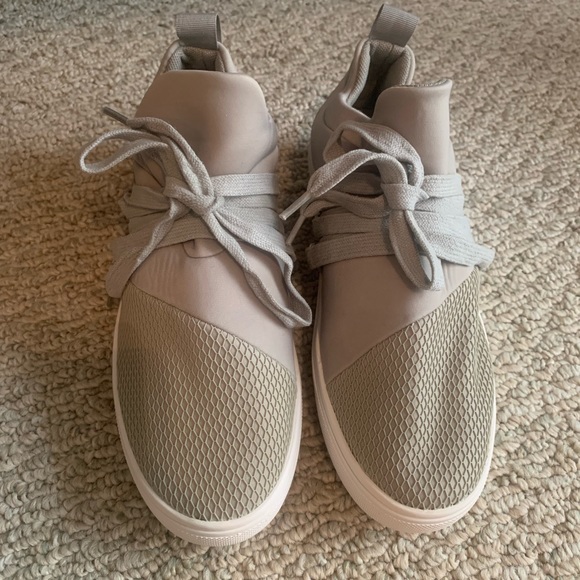 Steve Madden Shoes - Steve Madden Lancer sneaker